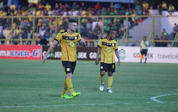 diincar-bali-united-eks-barito-aaron-evans-serahkan-nasib-ke-manager