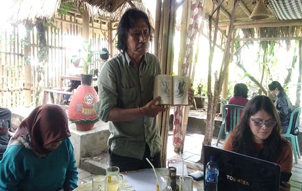 i-wayan-sujana-suklu-jadikan-novel-sebagai-media-drawing