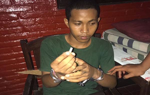 jj-jarang-komunikasi-di-facebook-sering-terlihat-ngayah