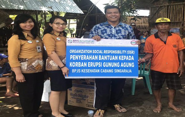 bpjs-kesehatan-singaraja-salurkan-bantuan-untuk-pengungsi-gunung-agung