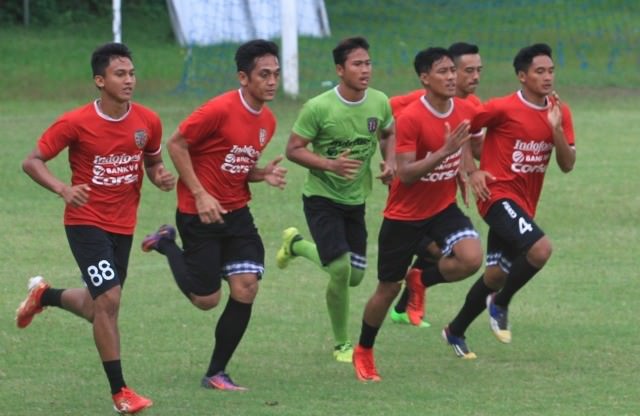 nasib-di-bali-united-tak-jelas-striker-polisi-ini-galau-berat