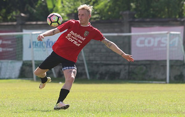 vdv-berharap-ada-kepastian-ingin-pensiun-di-bali-united