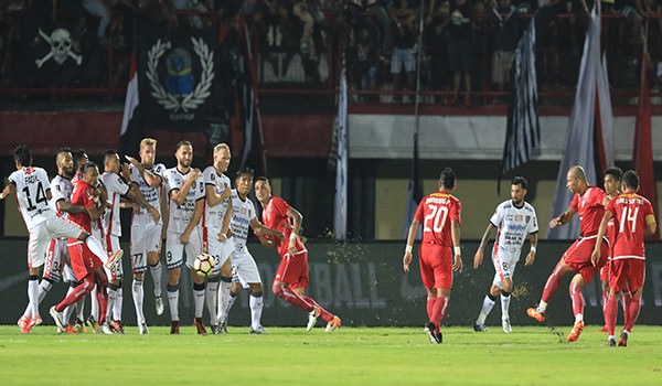 astungkarastadion-dipta-mulus-tak-terlihat-lagi-genangan-air