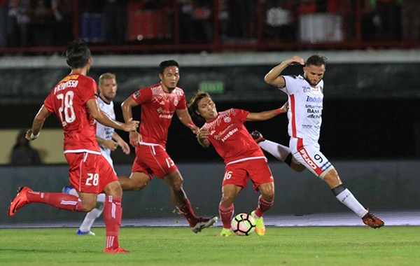 bali-united-vs-madura-united-perang-bintang-pemain-naturalisasi