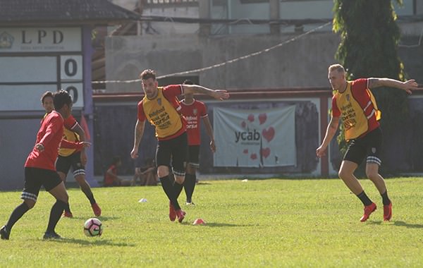 hadapi-liga-champion-asia-bali-united-daftarkan-30-pemain