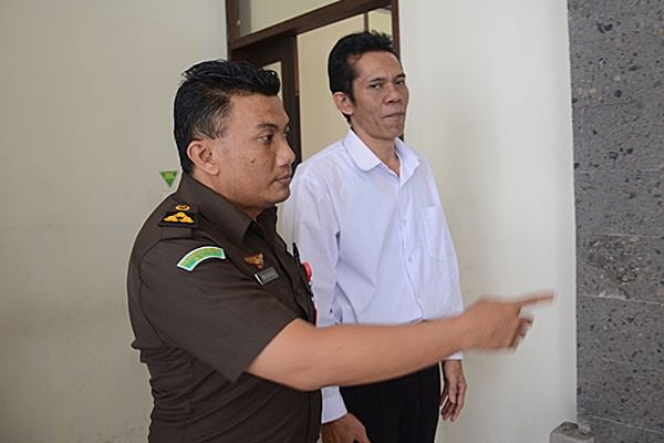 kasus-pungli-dan-ott-mantan-kabid-perizinan-gianyar-divonis-setahun
