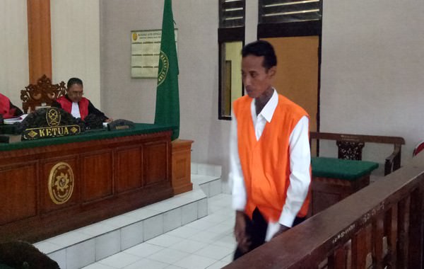 peringatan-doyan-curi-handpone-tuyul-kena-getahnya