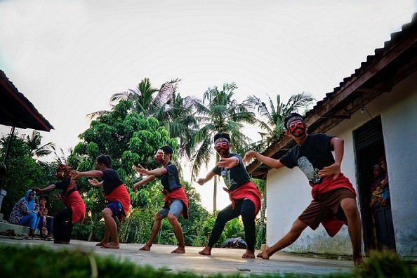 tari-rokat-tase-simbol-etos-kerja-nelayan-madura