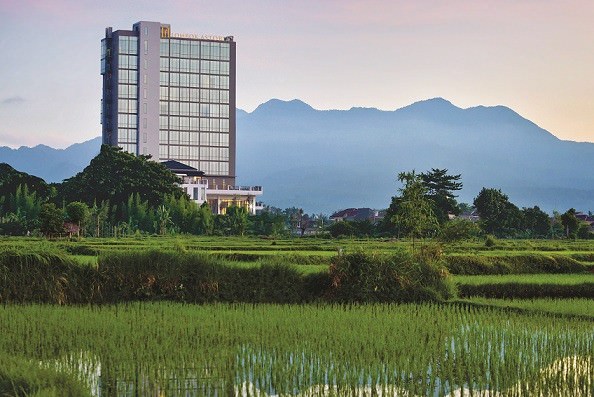 astoria-hotel-berstandar-internasional-terbesar-di-mataram