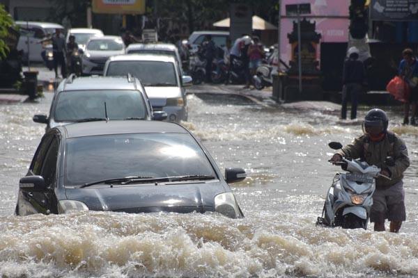 kerugian-bencana-di-badung-ditaksir-mencapai-rp-32-m-lebih