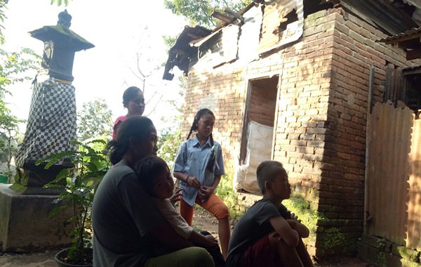 rumah-warga-miskin-nyaris-roboh-berharap-bantuan-rumah-layak-huni