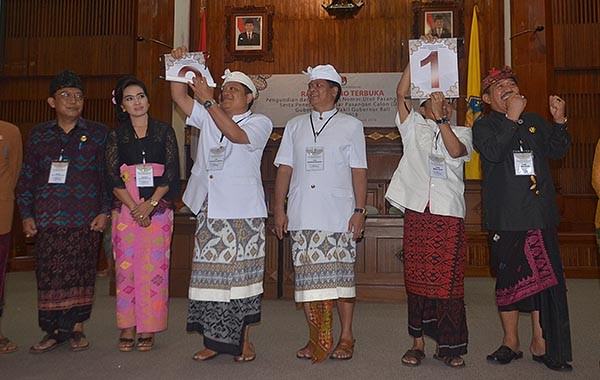 sah-pilgub-bali-jadi-adu-salam-satu-jalur-melawan-salam-dua-jari