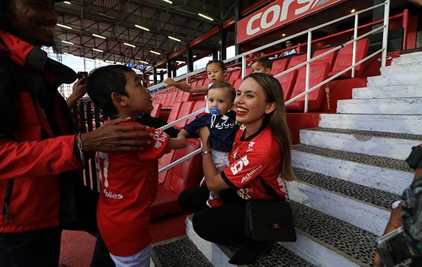 terharu-bertemu-yoko-carmen-dia-anak-yang-tangguh-dan-menginspirasi
