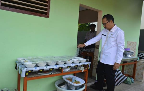 berulangkali-keracunan-massal-disdik-sidak-kantin-sekolah-hasilnya