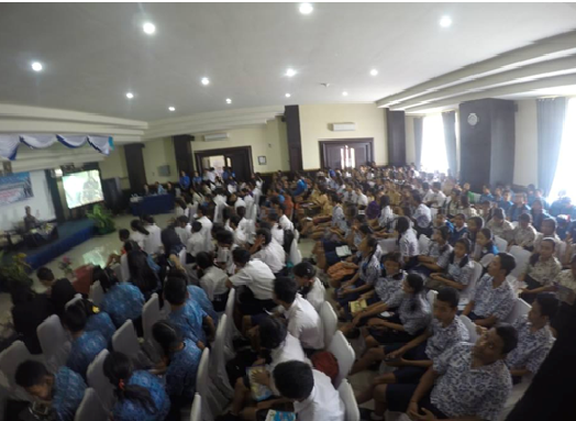 seminar-kedirgantaraan-smk-cakra-nusantara-diserbu-pelajar-smp-di-bali
