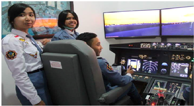 siswa-smk-cakra-nusantara-gunakan-simulator-pesawat-boeing-737-800