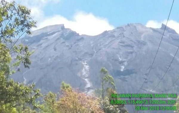 waspada-lereng-barat-gunung-agung-longsor-ini-penampakannya