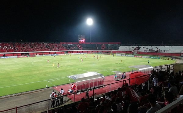 bali-united-kontra-global-cebu-di-dipta-terlihat-aneh-coba-lihat-ini