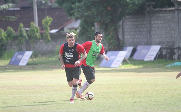 kembali-berlatih-dengan-bali-united-ini-curhatan-kevin-brands