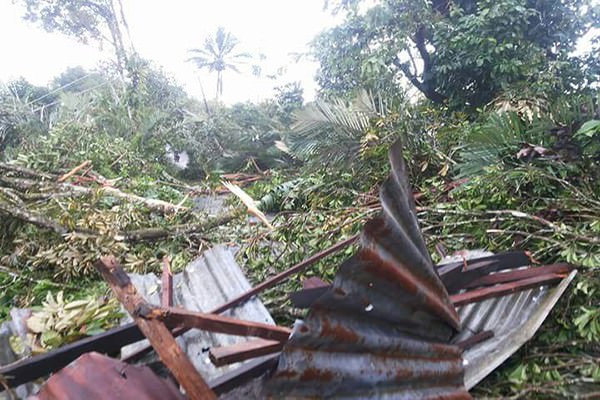 ngeridisapu-puting-beliung-rumah-warga-banyusari-hancur-berantakan