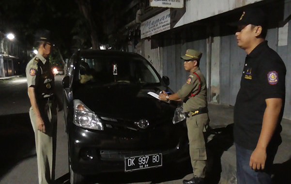 parkir-menginap-ganggu-ketertiban-umum-pemilik-mobil-terancam-sanksi