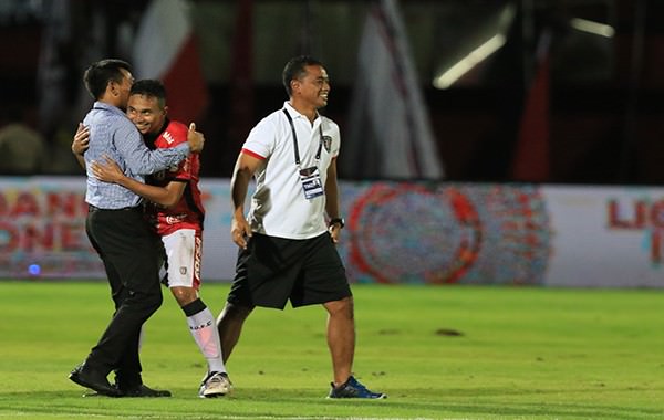 prediksi-persela-vs-bali-united-menanti-tuah-kesaktian-coach-eko