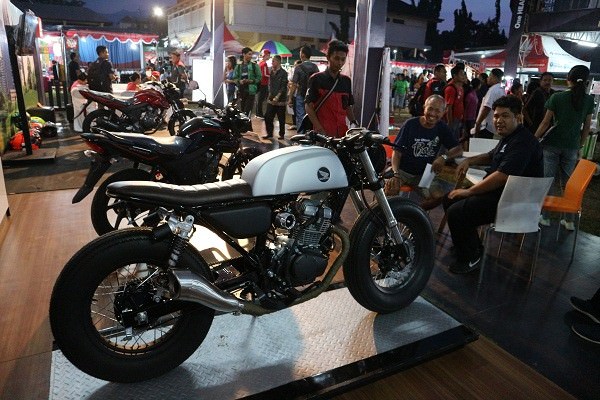 targetkan-makin-banyak-yang-tertarik-honda-cb150-verza-modifikasi