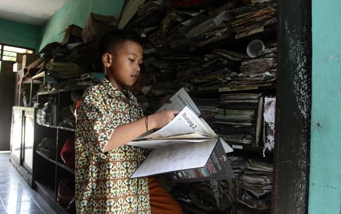 perih-kondisi-perpustakaan-memprihatinkan-banyak-buku-terbitan-lama