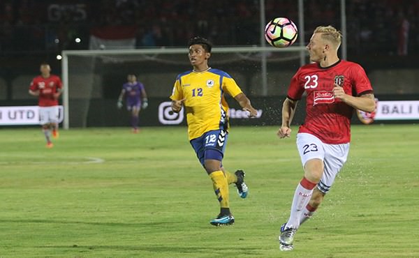 tertarik-atmosfer-piala-indonesia-vdv-ngotot-main-di-sumbawa-barat