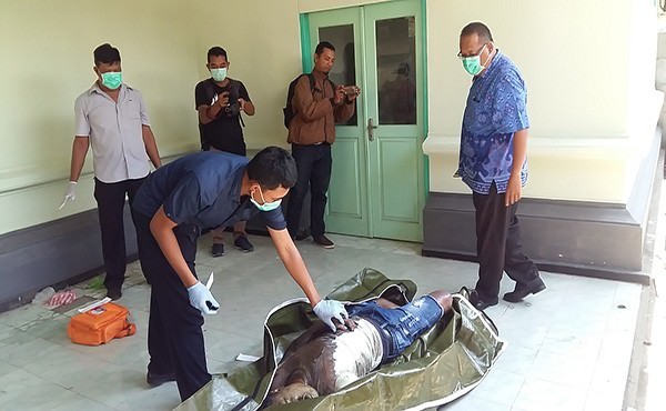 terkuak-mayat-di-pantai-penimbangan-tewas-karena-racun-sianida