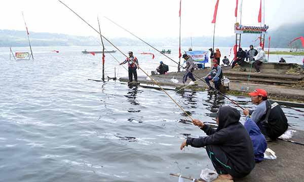 twin-lake-festival-2018-pemancing-incar-ikan-zebra