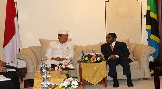 bertemu-presiden-zanzibar-gubernur-pastika-pamer-ini