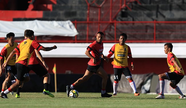 libur-satu-hari-genjot-fisik-pemain-jelang-duel-kontra-persela