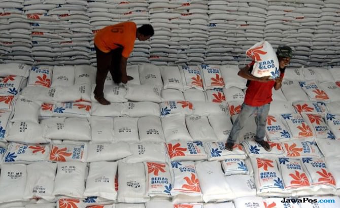 stok-beras-menumpuk-perpadi-bali-protes-rencana-impor-beras