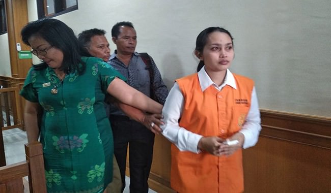 bunuh-tiga-anak-kandung-minum-baygon-septyan-saya-kalut