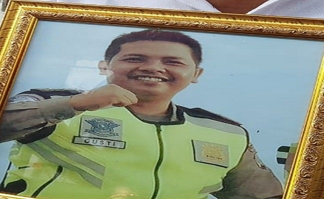 jenazah-polisi-korban-tsunami-asal-bali-ditemukan-di-pinggir-pantai