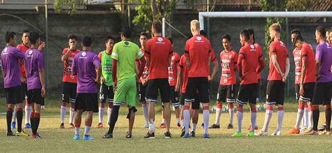 patenkan-formasi-jelang-kontra-persela-bali-united-jajal-putra-tresna