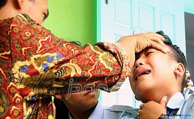 sekolah-menghadap-kuburan-juga-jadi-penyebab-kerauhan-massal
