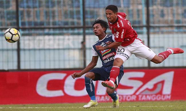 bermain-loyo-tanpa-pola-coach-widodo-kritik-komunikasi-antarpemain
