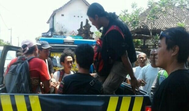 hot-newspolisi-tangkap-lima-aktivis-komunitas-gerak-lawan