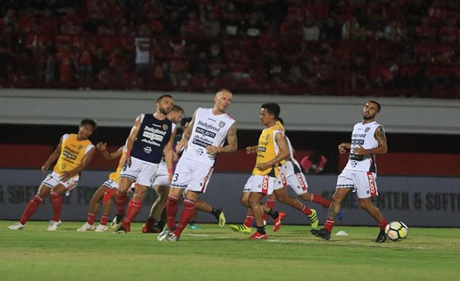 jalani-terapi-usai-cedera-di-malang-vdv-putuskan-pulang-kampung