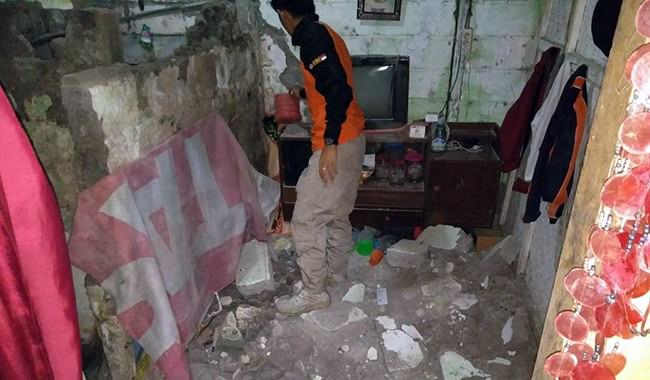 mimihpanik-gempa-situbondo-ibu-paro-baya-kabur-bertelanjang-dada