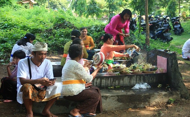tradisi-banten-pujung-mulai-ditinggakan-saat-pagerwesi