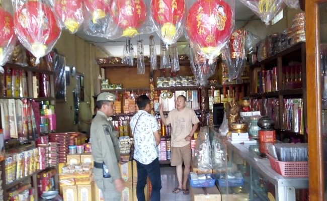 disidak-satpol-pp-temukan-empat-toko-tiongkok-tak-berizin