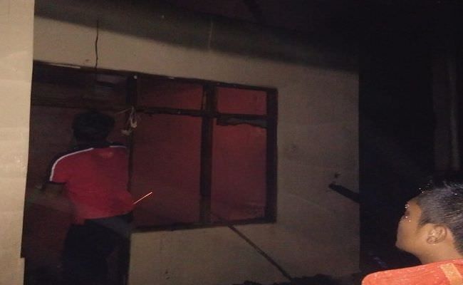 kosong-ditinggal-penghuni-ngayah-rumah-warga-kelodan-ludes-terbakar