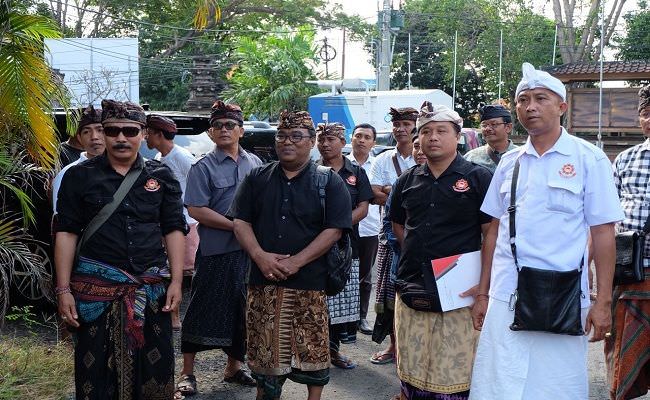 nangun-sat-kerthi-loka-baliturah-saatnya-koster-selamatkan-desa-adat