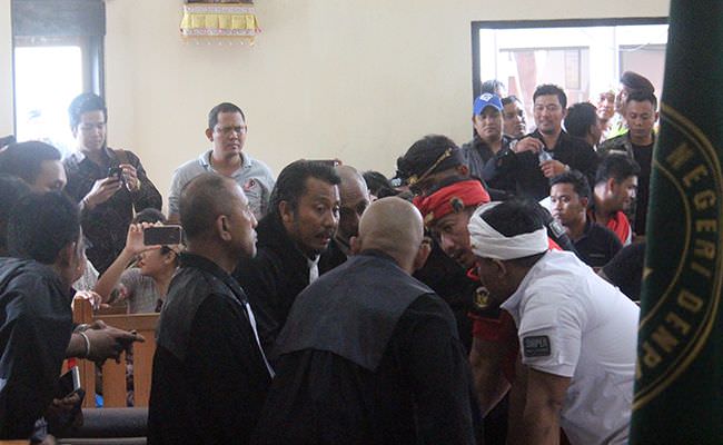 bebas-pertengahan-januari-caleg-dpd-ismaya-teriak-merdeka-bilang