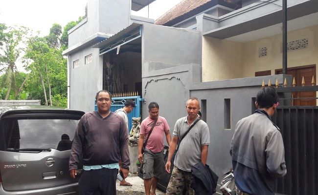 duh-lokasi-longsor-batubulan-jadi-tontonan-tetangga-korban-mengungsi