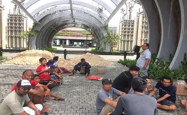 fakta-warga-urug-hotel-kempinski-karena-enggan-dijadikan-outsourching