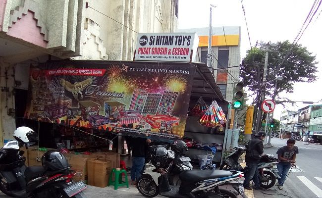 pemkot-denpasar-akan-sanksi-penjual-dan-pembeli-petasan-saat-nataru